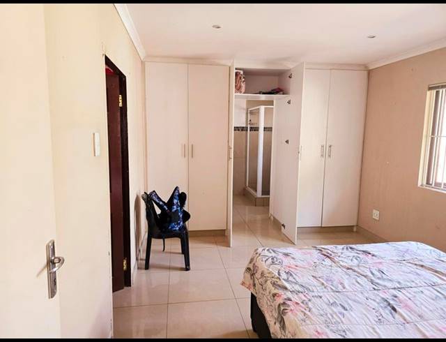 3 BEDROOM COMPLEX FOR SALE IN SHERWOOD